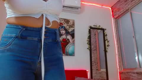 maddystone_ online show from March 7, 7:38 pm