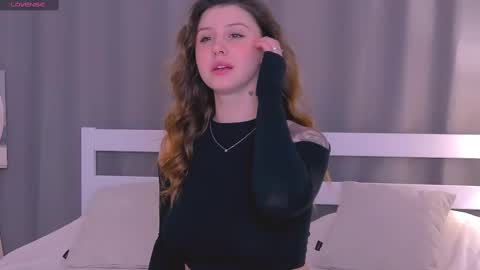 Snapshot of made_by_heaven chatting on February 10, 1:11 pm Rada online show from February 10, 1:11 pm