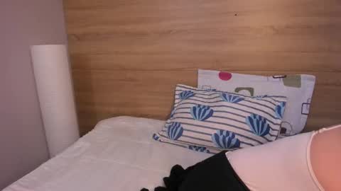 Madelaine  online show from March 19, 10:41 am