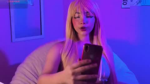 Snapshot of madelinebenet chatting on March 9, 10:52 pm Madeline online show from March 9, 10:52 pm