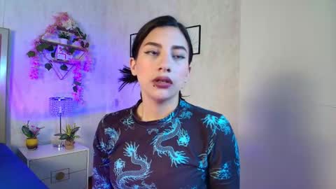 madhison_5 online show from March 5, 12:23 pm