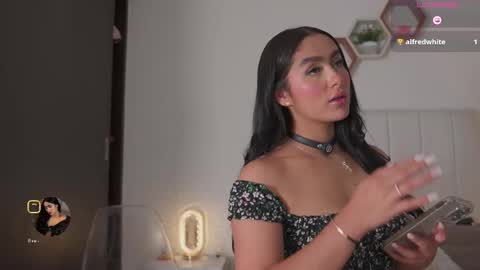 Valentina   1030   530  -  online show from March 4, 7:15 am