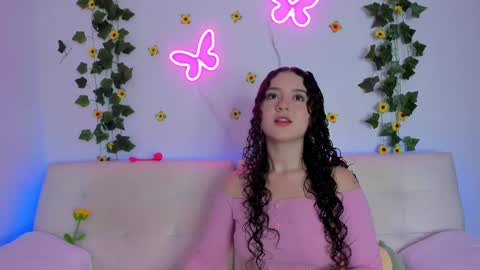Snapshot of madison_pettis1 chatting on February 25, 4:46 am Madison online show from February 25, 4:46 am