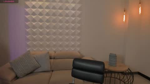 Maddi Collins online show from October 11, 7:49 pm