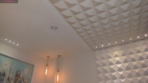 Maddi Collins online show from October 18, 7:37 pm