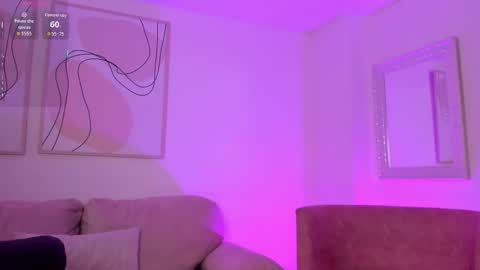 Maddi Collins online show from October 23, 9:32 pm