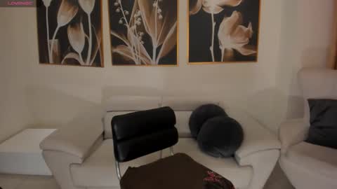 Maddi Collins online show from January 9, 8:46 pm