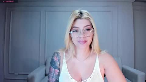 Madison Kane online show from January 17, 11:07 am