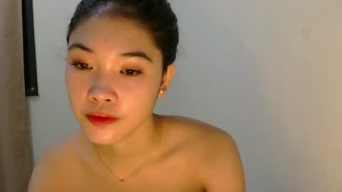 mae_luna online show from June 18, 11:53 pm