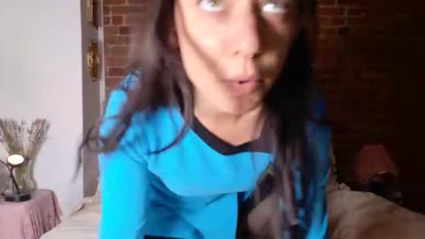 Snapshot of maedaybaby chatting on October 31, 6:56 pm maedaybaby online show from October 31, 6:56 pm