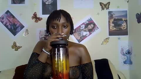 Maee online show from January 6, 5:49 pm