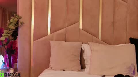 M. online show from September 23, 7:12 pm