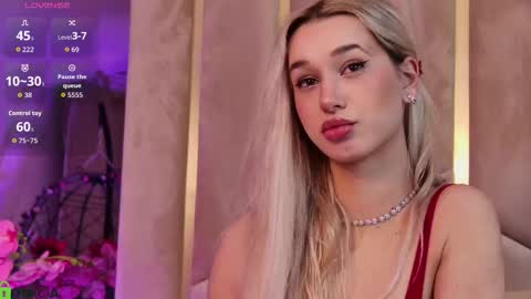 M. online show from March 3, 9:10 pm