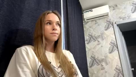 Sara online show from March 3, 8:42 am