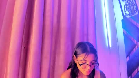 Maggie online show from October 3, 12:43 pm