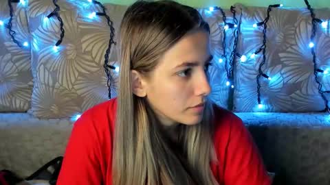 Maggie online show from October 31, 4:03 am