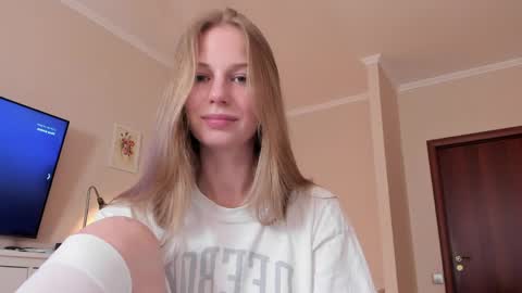 Alice  online show from April 4, 10:36 am