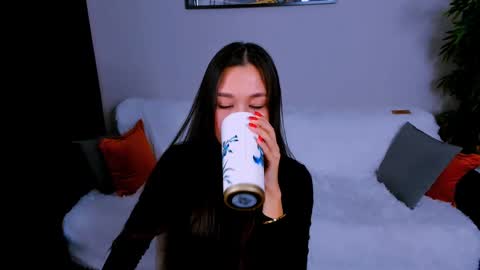 magic_phoenix online show from March 6, 1:14 pm