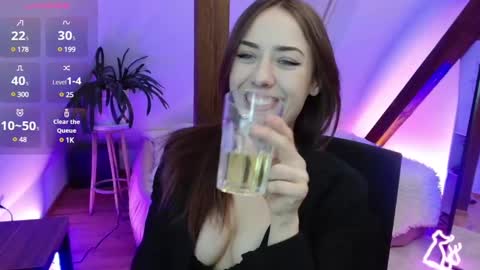 Snapshot of magic_zooey chatting on February 12, 7:45 pm Zooey online show from February 12, 7:45 pm