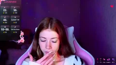 Snapshot of magicladyy chatting on September 19, 7:35 pm Angel online show from September 19, 7:35 pm