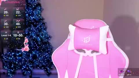 Snapshot of magicladyy chatting on December 30, 10:34 pm Angel online show from December 30, 10:34 pm