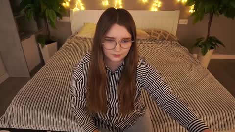 Emily online show from December 23, 7:06 am