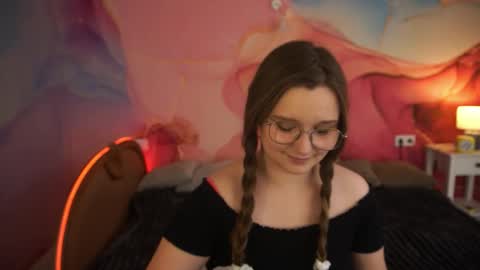 Emily online show from October 16, 1:14 pm