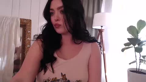 Snapshot of magnolia_jane chatting on January 16, 8:36 pm Magnolia Maggie Maggie Jane online show from January 16, 8:36 pm