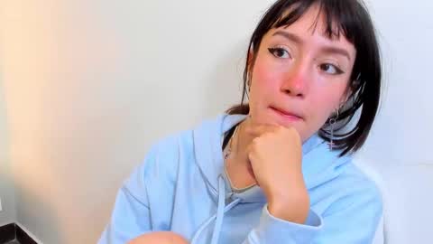 maibys online show from November 26, 4:35 am