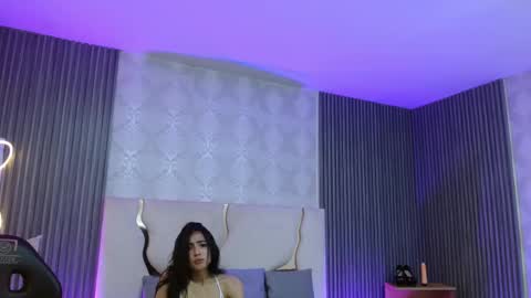 maiily_tay online show from November 12, 12:14 pm