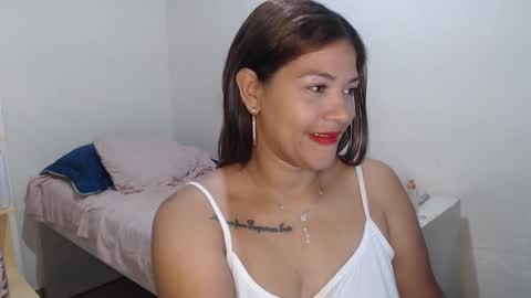 Snapshot of makennaa_1 chatting on December 12, 9:51 am MAKENNAA online show from December 12, 9:51 am