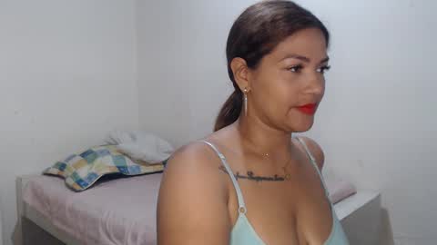 Snapshot of makennaa_1 chatting on December 22, 9:55 am MAKENNAA online show from December 22, 9:55 am