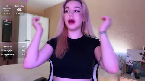 maksisisia online show from November 2, 4:43 pm