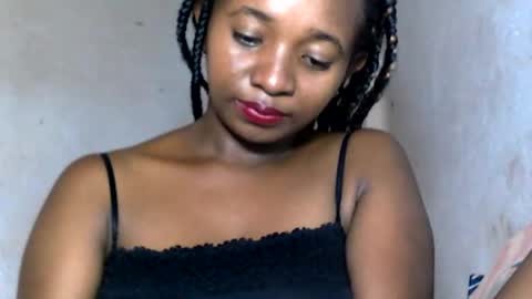 Snapshot of malinah01 chatting on December 13, 10:30 am malinah01 online show from December 13, 10:30 am