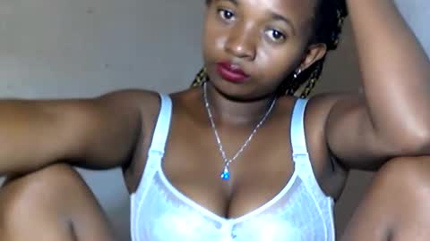 Snapshot of malinah01 chatting on January 28, 9:19 am malinah01 online show from January 28, 9:19 am