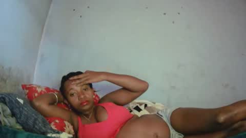 Snapshot of malinah01 chatting on October 12, 12:29 pm malinah01 online show from October 12, 12:29 pm