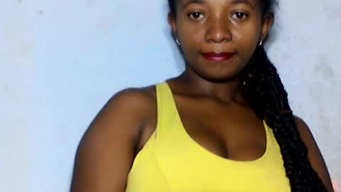Snapshot of malinah01 chatting on December 28, 3:37 am malinah01 online show from December 28, 3:37 am