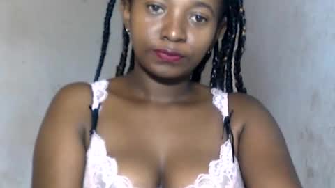 Snapshot of malinah01 chatting on December 16, 8:41 am malinah01 online show from December 16, 8:41 am