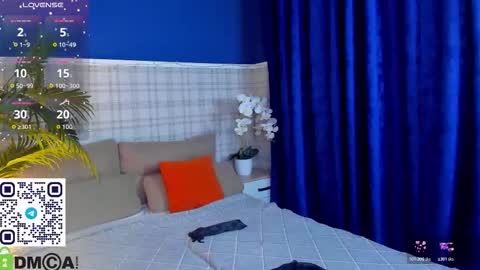 Snapshot of malvinadream chatting on October 19, 1:07 am malvinadream online show from October 19, 1:07 am