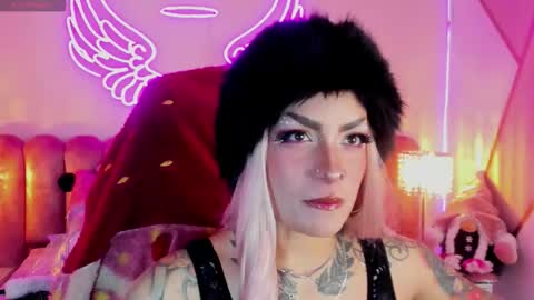   online show from December 18, 6:45 pm