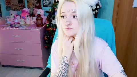 Snapshot of manuela_unicorn chatting on December 7, 8:49 pm Manuela online show from December 7, 8:49 pm