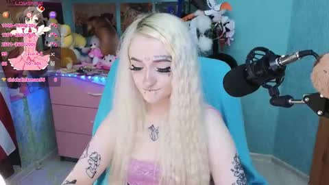 Snapshot of manuela_unicorn chatting on March 10, 8:12 pm Manuela online show from March 10, 8:12 pm