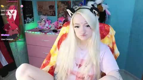 Snapshot of manuela_unicorn chatting on January 8, 8:07 pm Manuela online show from January 8, 8:07 pm