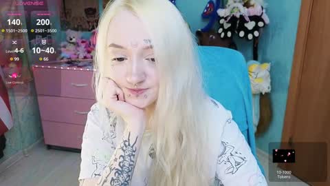 Snapshot of manuela_unicorn chatting on December 19, 3:40 am Manuela online show from December 19, 3:40 am