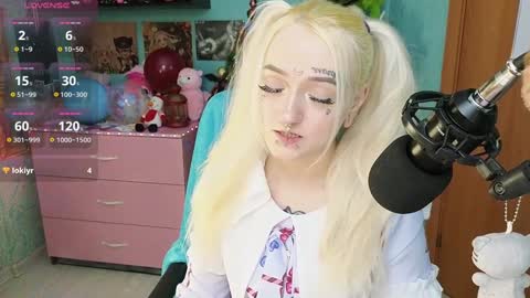 Snapshot of manuela_unicorn chatting on December 20, 8:01 pm Manuela online show from December 20, 8:01 pm