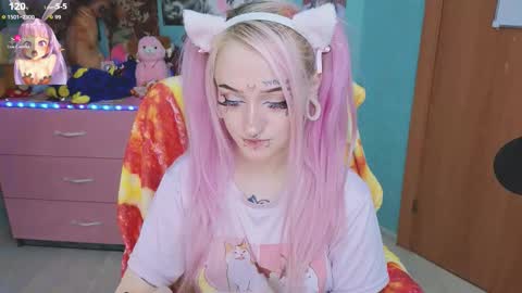 Snapshot of manuela_unicorn chatting on October 18, 4:48 am Manuela online show from October 18, 4:48 am