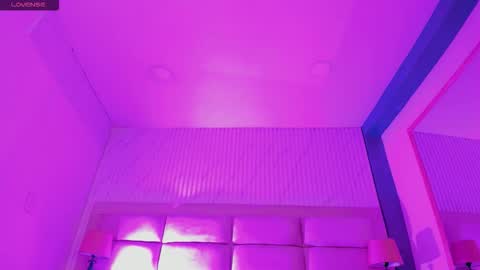 Manuela online show from March 15, 12:01 am