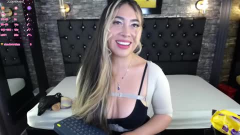 Manuela  online show from October 22, 5:01 am