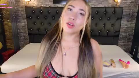 Manuela  online show from October 21, 5:00 am