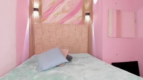 Manu Isaza online show from April 15, 3:07 am